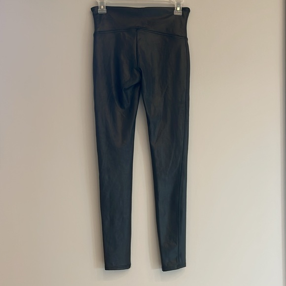 NWT Spanx Faux Leather Leggings Black Medium - Picture 10 of 15